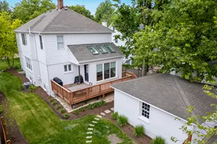 9 S Bruner St, Hinsdale, IL 60521 - Photo 5