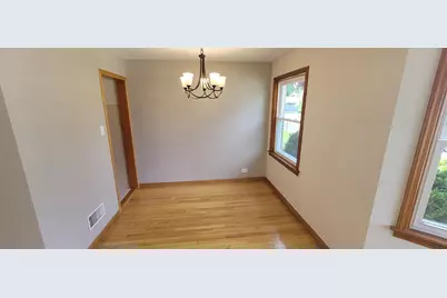 2067 Sherwin Avenue, Des Plaines, IL 60018 - Photo 11