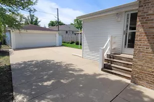 2067 Sherwin Ave, Des Plaines, IL 60018 - Photo 5
