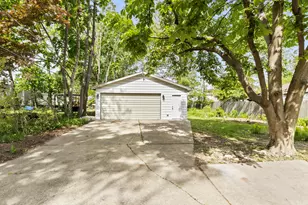 1012 Leith Ave, Waukegan, IL 60085 - Photo 27