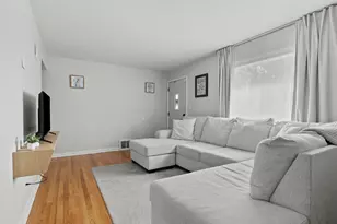 1012 Leith Ave, Waukegan, IL 60085 - Photo 5