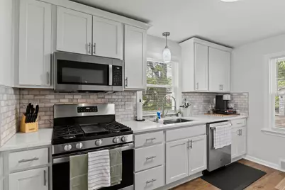 1012 Leith Avenue, Waukegan, IL 60085 - Photo 9