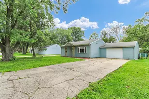 1313 Glendale Dr, Champaign, IL 61821 - Photo 9
