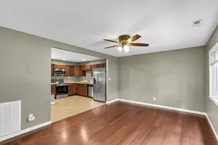 1313 Glendale Dr, Champaign, IL 61821 - Photo 11