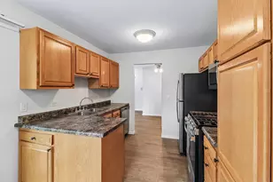 1102 Woodbury Ln, Wheeling, IL 60090 - Photo 9