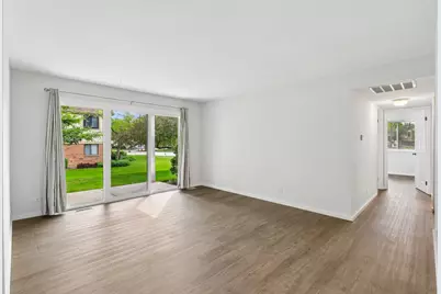 1102 Woodbury Lane #D1, Wheeling, IL 60090 - Photo 3