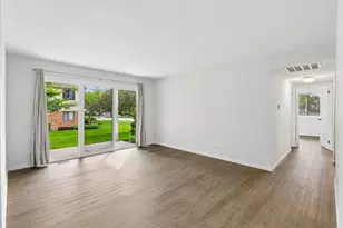 1102 Woodbury Ln, Wheeling, IL 60090 - Photo 3