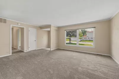 356 Banbury Avenue, Elk Grove Village, IL 60007 - Photo 5