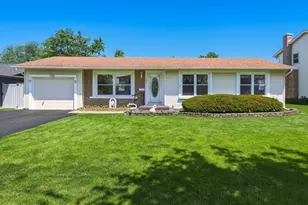 356 Banbury Ave, Elk Grove Village, IL 60007 - Photo 1