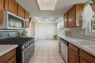 356 Banbury Avenue, Elk Grove Village, IL 60007 - Photo 9