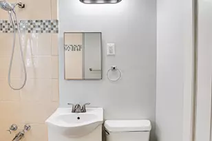 714 Sexton St, Aurora, IL 60505 - Photo 9