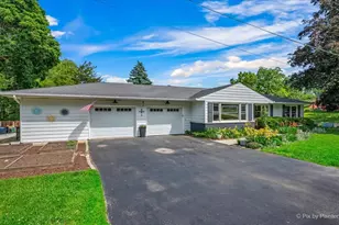 928 Ash St, Saint Charles, IL 60174 - Photo 3