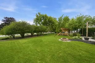 2432 Waterleaf Ln, Woodstock, IL 60098 - Photo 43