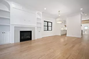 1303 W Barry Ave, Chicago, IL 60657 - Photo 3