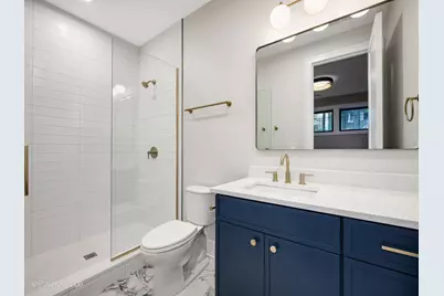 1303 W Barry Avenue, Chicago, IL 60657 - Photo 31