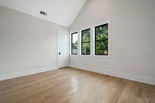1303 W Barry Ave, Chicago, IL 60657 - Photo 23