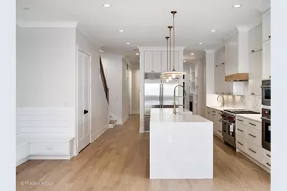 1303 W Barry Avenue, Chicago, IL 60657 - Photo 9