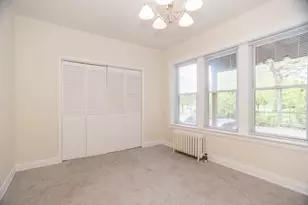 2226 W Arthur Ave, Chicago, IL 60645 - Photo 11