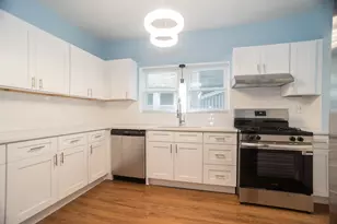 2226 W Arthur Ave, Chicago, IL 60645 - Photo 5