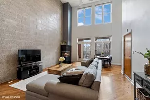 1739 N Clybourn Ave, Chicago, IL 60614 - Photo 3