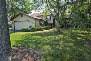 3479 N Edward Dr, Crete, IL 60417 - Photo 3