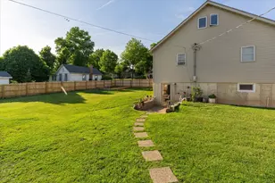 131 E Iowa St, Spring Valley, IL 61362 - Photo 7