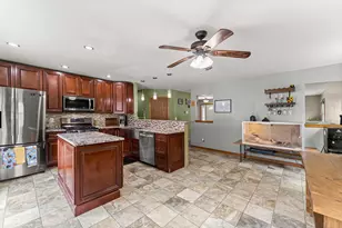 200 Fernwood Rd, Montgomery, IL 60538 - Photo 11