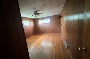 529 N 2nd St, Watseka, IL 60970 - Photo 9