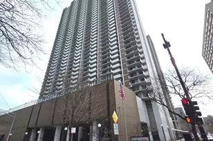 6033 N Sheridan Rd, Chicago, IL 60660 - Photo 1