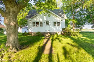 30624 Gils Rd, Minier, IL 61759 - Photo 5