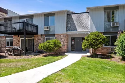 920 E Old Willow Road #202, Prospect Heights, IL 60070 - Photo 1