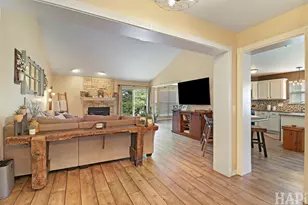 326 Garrison Cir, Port Barrington, IL 60010 - Photo 5