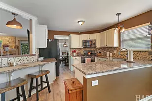 326 Garrison Cir, Port Barrington, IL 60010 - Photo 11