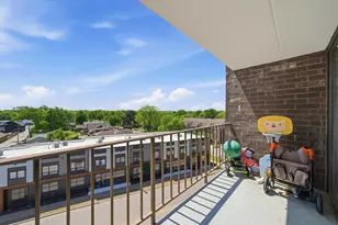 11 W Green St, Bensenville, IL 60106 - Photo 15