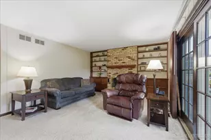 530 Olesen Dr, Naperville, IL 60540 - Photo 11