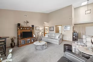 6321 Pine Ridge Ct, Tinley Park, IL 60477 - Photo 9