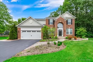 1228 Meade Ct, Lindenhurst, IL 60046 - Photo 1