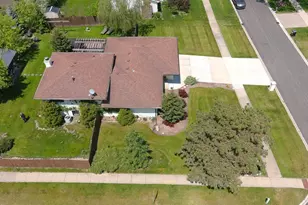 3902 N Galesburg Ave, Arlington Heights, IL 60004 - Photo 5