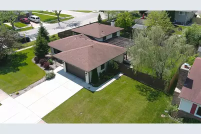 3902 N Galesburg Avenue, Arlington Heights, IL 60004 - Photo 7