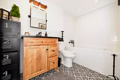 3902 N Galesburg Avenue, Arlington Heights, IL 60004 - Photo 23