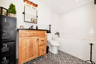 3902 N Galesburg Ave, Arlington Heights, IL 60004 - Photo 23