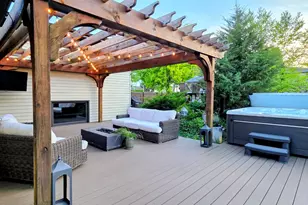 3902 N Galesburg Ave, Arlington Heights, IL 60004 - Photo 33