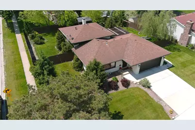 3902 N Galesburg Avenue, Arlington Heights, IL 60004 - Photo 3