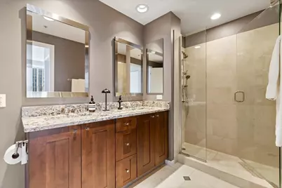 240 E Illinois Street #2401, Chicago, IL 60611 - Photo 13