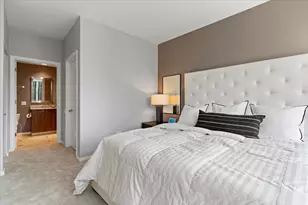 240 E Illinois St, Chicago, IL 60611 - Photo 11