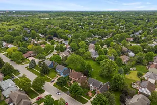 2012 Cromwell Dr, Wheaton, IL 60189 - Photo 39
