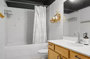 1934 N Washtenaw Ave, Chicago, IL 60647 - Photo 11