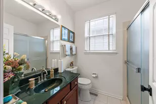 1610 Astor Ave, Oakbrook Terrace, IL 60181 - Photo 11