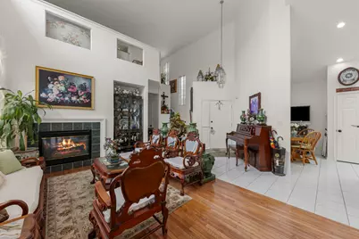 1610 Astor Avenue, Oakbrook Terrace, IL 60181 - Photo 5