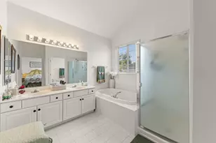 1610 Astor Ave, Oakbrook Terrace, IL 60181 - Photo 15